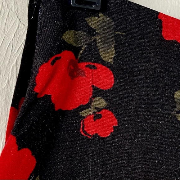 💃🏻SOLD💃🏻 Vintage 90s Black/Red Poppy Floral Print High Waist Mini Skirt - Picture 6 of 8